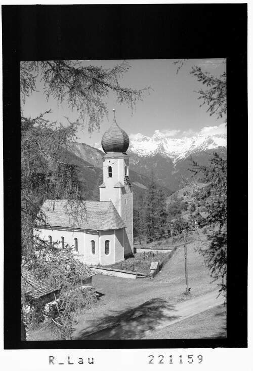 Bschlabs im Lechtal / Tirol 1314 m mit Urbeleskarspitze 2636 m : [Kirche in Bschlabs im Bschlabertal]