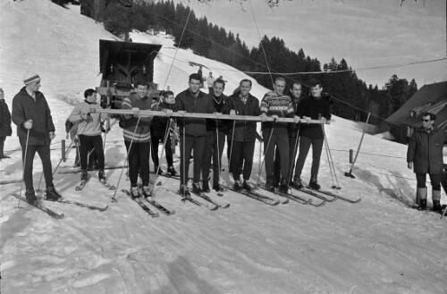 Die Fußballer von SW Bregenz beim Skilauf auf dem Pfänder