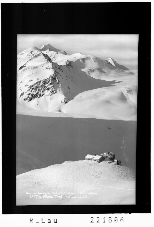 Braunschweiger Hütte 2759 m mit Wildspitze 3772 m / Pitztal Tirol