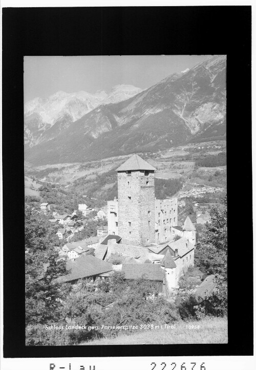 Schloss Landeck gegen Parseierspitze 3038 m in Tirol