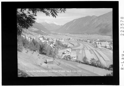 Tarrenz bei Imst / Tirol mit Mieminger Gruppe