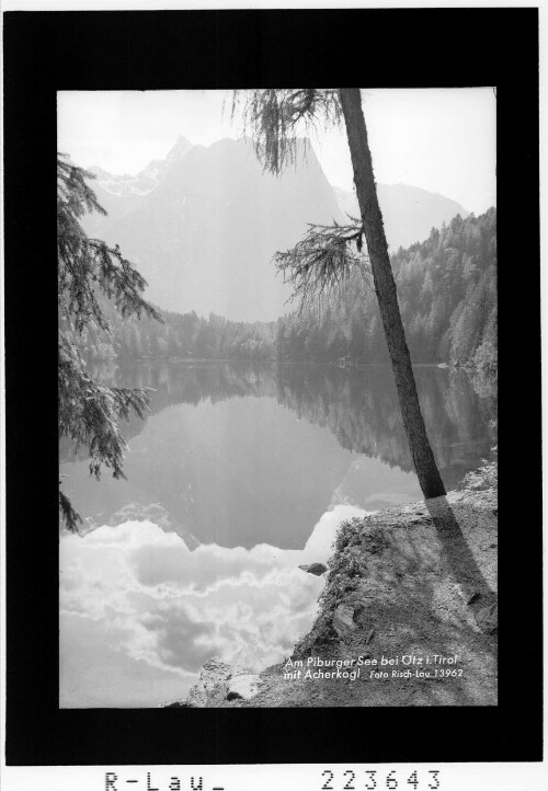 Am Piburger See bei Ötz in Tirol mit Acherkogel