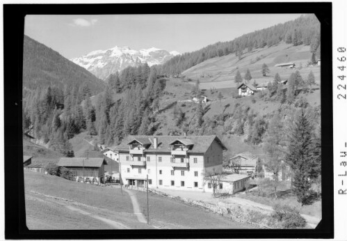 [Hotel Grieserhof in Gries am Brenner gegen Tribulaun / Tirol]