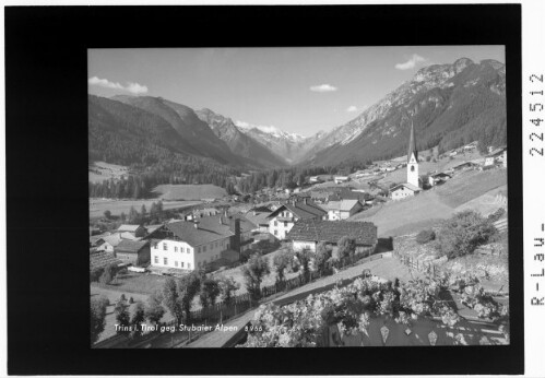 Trins in Tirol gegen Stubaier Alpen