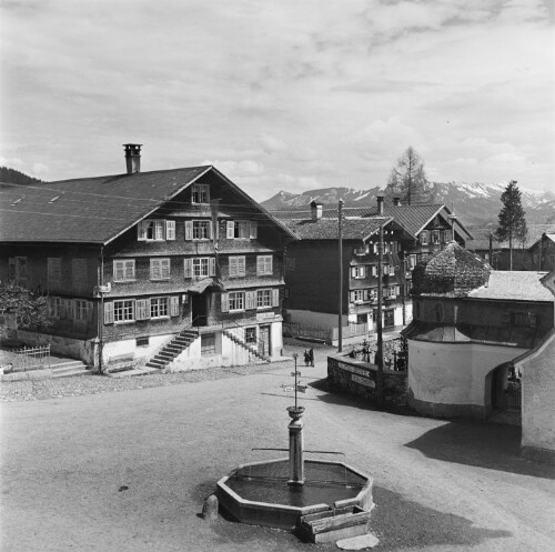 Schwarzenberg, Dorfbrunnen, Gasthaus Adler