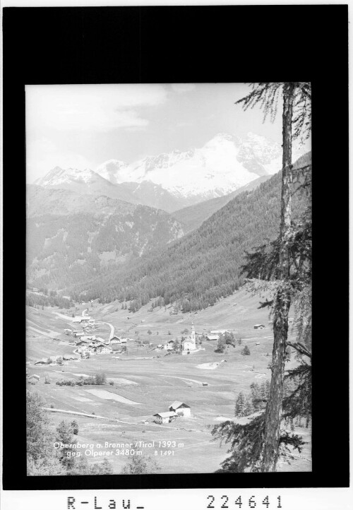Obernberg am Brenner / Tirol 1393 m gegen Olperer 3480 m
