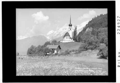 Kirchlein Leiblfing im Inntal / Tirol gegen Mieminger Berge