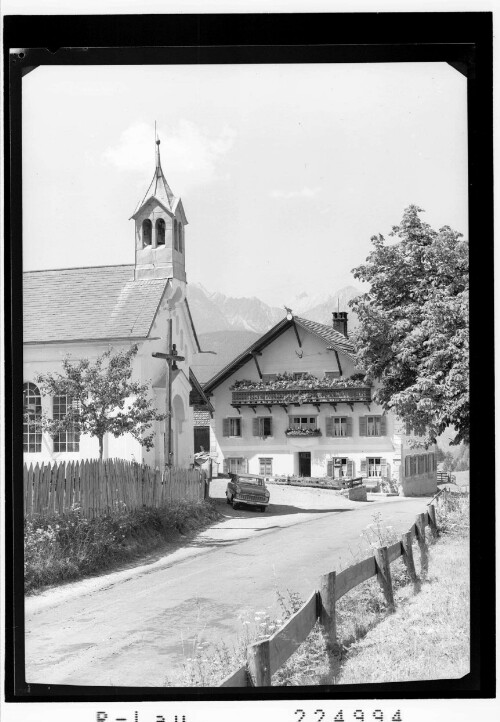 [Kirche in Holzleiten bei Obsteig am Mieminger Plateau gegen Heiterwand / Tirol]