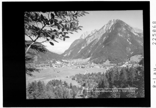 Blick auf Scharnitz 964 m mit Kirchlespitze 2302 m und Brunnensteinspitze 2180 m / Tirol : [Scharnitz gegen Gerberkreuz und Brunnensteinspitze]