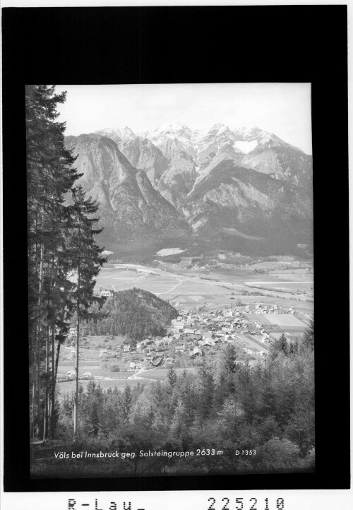 Völs bei Innsbruck gegen Solsteingruppe 2663 m