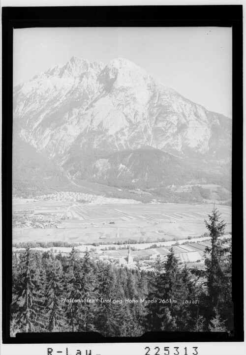 Pfaffenhofen in Tirol gegen Hohe Munde 2661 m