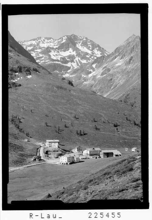 [Kühtai in Tirol gegen Hohe Wasserfalle und Hochreichkopf]