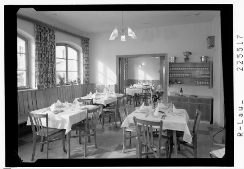 [Speisesaal im Gasthaus Neuwirt in Götzens / Tirol]