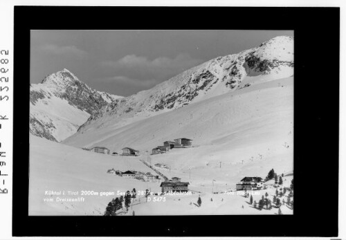 Kühtai in Tirol 2000 m gegen Seejoch 2817 m und Abfahrten vom Dreiseenlift