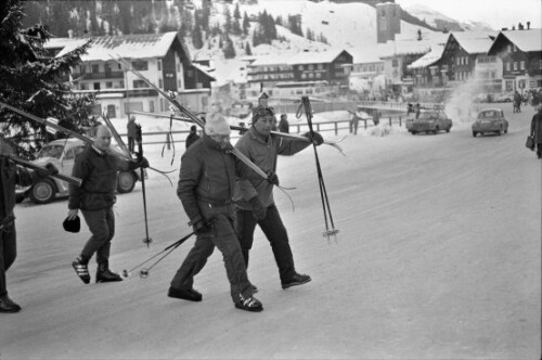 Bruno Kreisky beim Skifahren in Lech