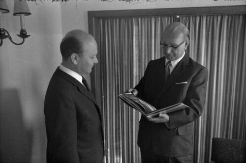 Bundespräsident Franz Jonas zu Besuch bei Fritz Mayer