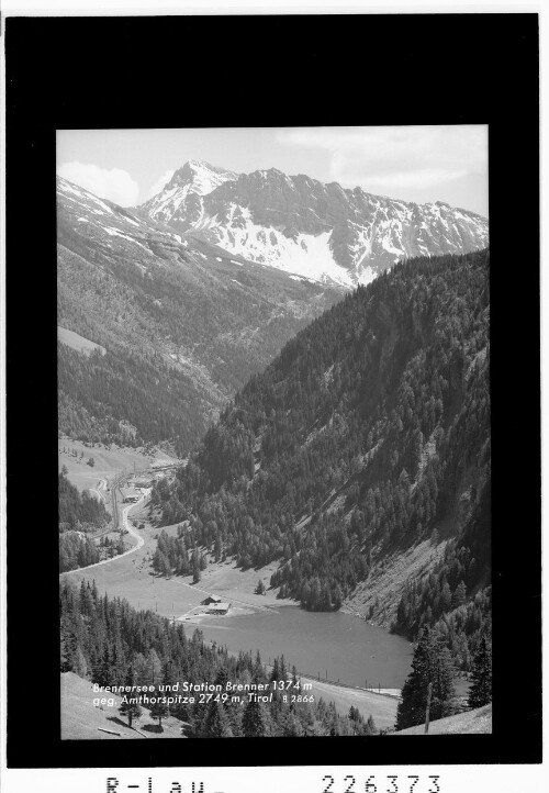 Brennersee und Station am Brenner 1374 m gegen Amthorspitze Tirol : [Brennersee gegen Rollspitze und Daxspitze]