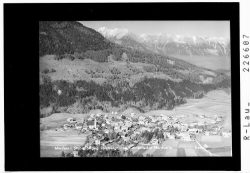 Mieders im Stubaital gegen Solsteingruppe und Innsbrucker Nordkette