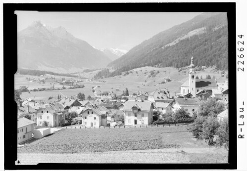 [Fulpmes im Stubaital gegen Wilder Freiger und Zuckerhütl / Tirol]