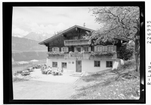 [Gasthaus Gartlach ob Wattens im Unterinntal gegen Hochnisslspitze / Tirol]
