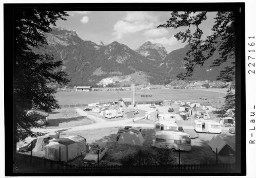 [Campingplatz bei Maurach am Achensee gegen Rofangruppe / Tirol]