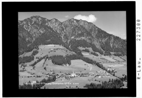 Alpbach in Tirol 973 m gegen Gratlspitze 1894 m