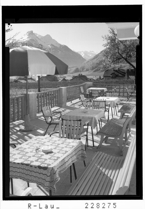 [Blick vom Gasthof Alpenrose in Fulpmes gegen Habicht und Zuckerhütl / Tirol]