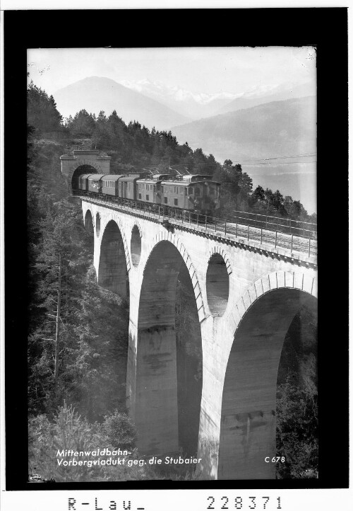 Mittenwaldbahn - Vorbergviadukt gegen Stubaier