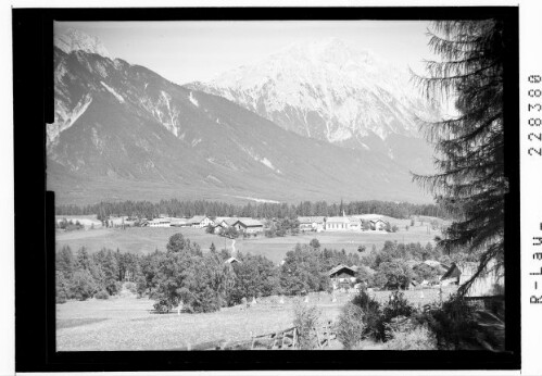 [Obsteig am Mieminger Plateau gegen Hohe Munde / Tirol]