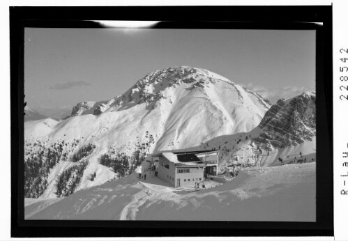 [Axamer Lizum / Mittelstation am Hoadl gegen Nockspitze / Tirol]