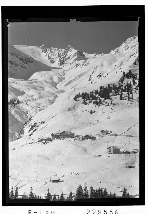 [Praxmar im Lüsenstal gegen Zischgelesspitze / Tirol]