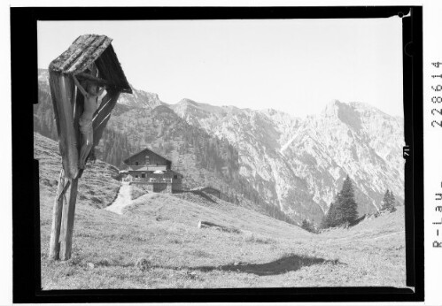 [Gasthaus Bärenbaderalm ob Pertisau gegen Kaserjoch / Tirol]