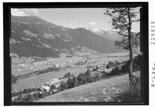[Hippach und Ramsau im Zillertal gegen Hochfeld und Ahornspitze / Tirol]