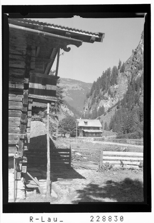 [Gasthaus Lacknerbrunn im Stilluppgrund bei Mayrhofen im Zillertal / Tirol]