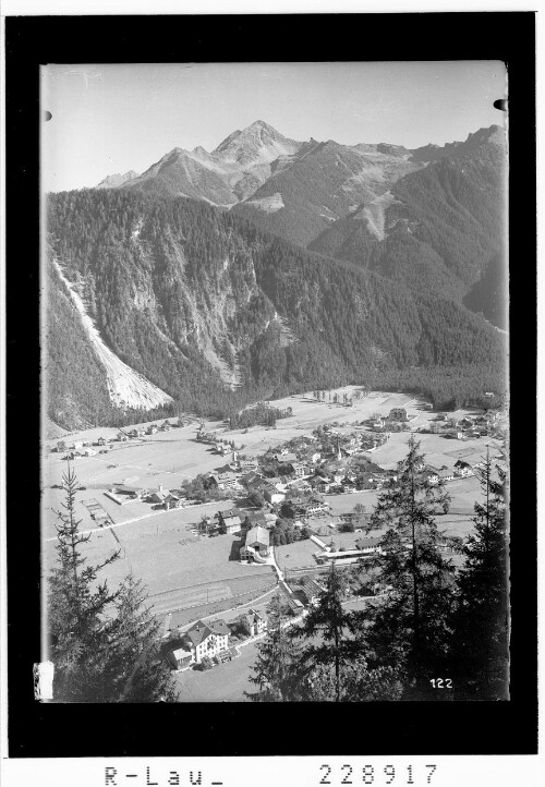 Mayrhofen mit Ahornspitze / Zillertal - Tirol