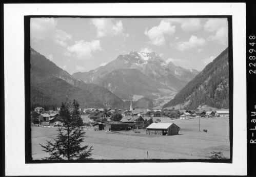[Mayrhofen im Zillertal gegen Grinbergspitzen / Tirol]