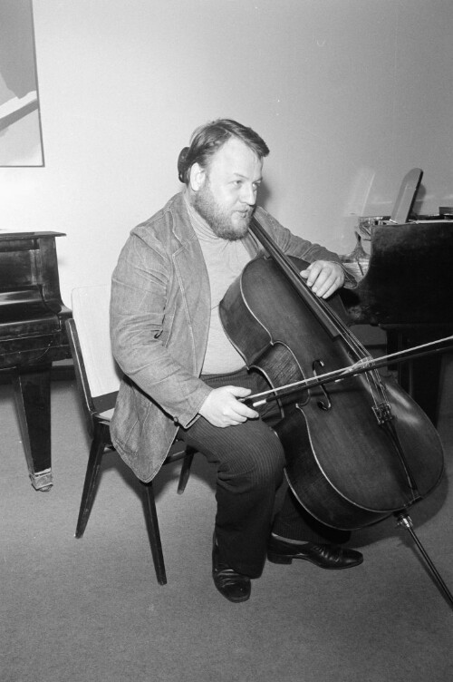Cellist Heinrich Schiff
