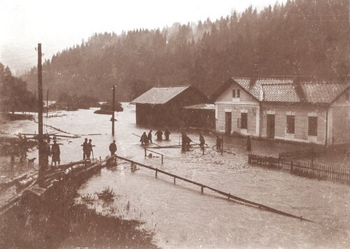 Der Bahnhof Doren-Sulzberg unter Hochwasser
