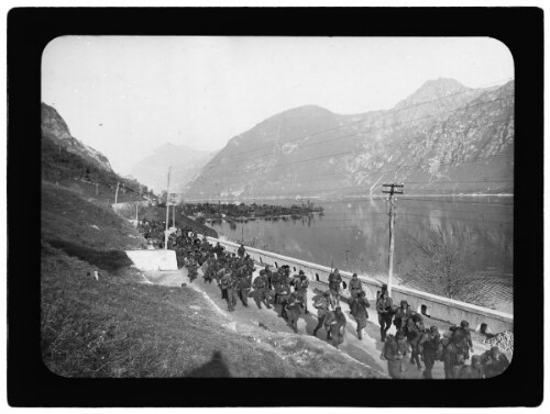 In Kriegsgefangenschaft, Marsch vorbei am Idrosee