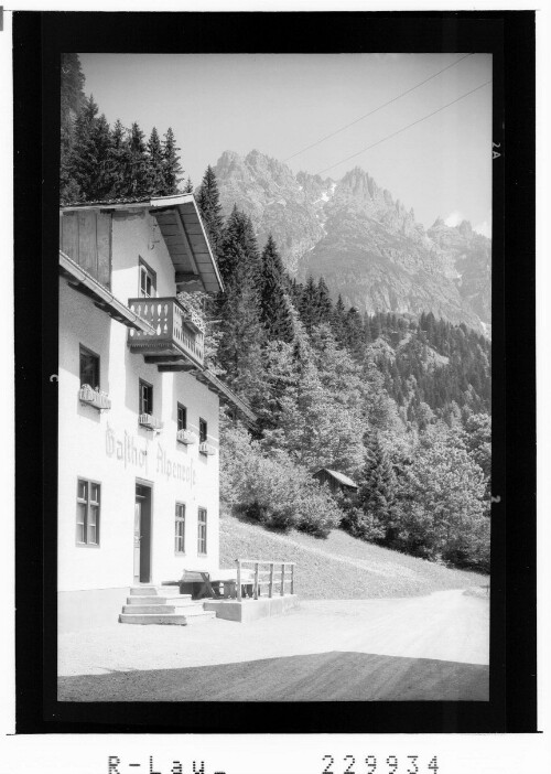 Gasthof Alpenrose in Hinterhornbach gegen Roßkarspitzen / Ausserfern / Tirol