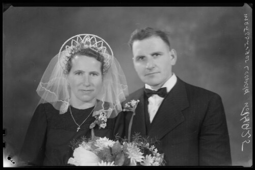 Hochzeitsbild von Notburga und Leopold Meusburger aus Koblach