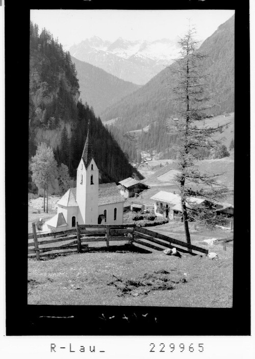 [Pfarrkirche in Gramais gegen Hornbachkette / Ausserfern / Tirol]