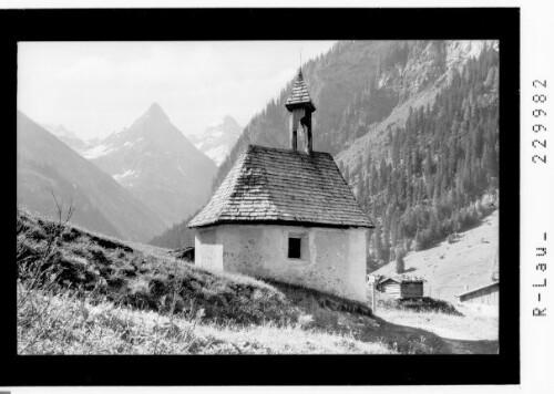 [Kapelle in Madau gegen Seekogel und Seekopf / Ausserfern / Tirol]