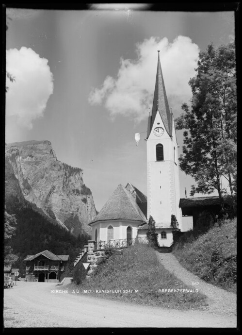 Kirche Au mit Kanisfluh 2047 M Bregenzerwald
