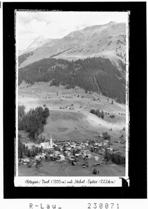 Holzgau in Tirol 1103 m mit Jöchlspitze 2226 m