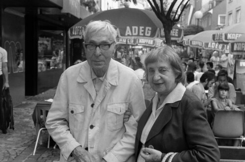 älteres Ehepaar in der Kaiserstraße
