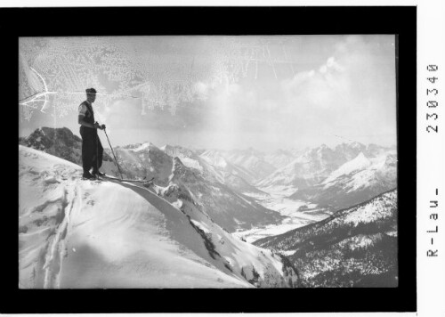 Tirol / Blick vom Hahnenkamm 1940 m ins Lechtal