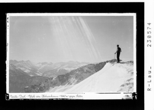 Reutte / Tirol - Blick vom Hahnenkamm ( 1940 m ) gegen Süden : [Blick vom Hahnenkamm in die Lechtaler Alpen mit Loreakopf und Heiterwand / Ausserfern]