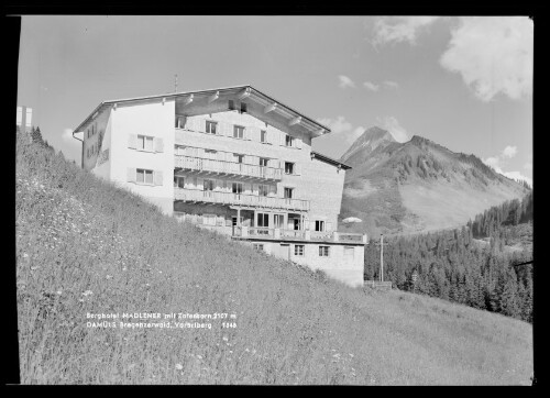 Berghotel Madlener mit Zaferhorn 2107 m Damüls Bregenzerwald, Vorarlberg