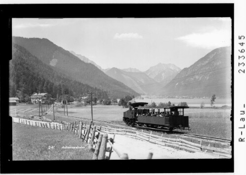 Achenseebahn, Tirol : [Achenseebahn mit Blick auf Pertisau und Mondscheinspitze]